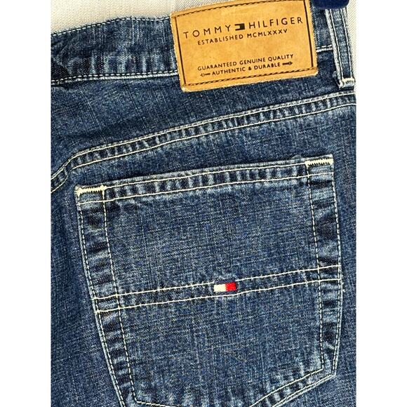 Tommy Hilfiger Jeans Womens 30x31 Mid-Dark Wash 10" Inseam Back Pocket Logo - Picture 4 of 7